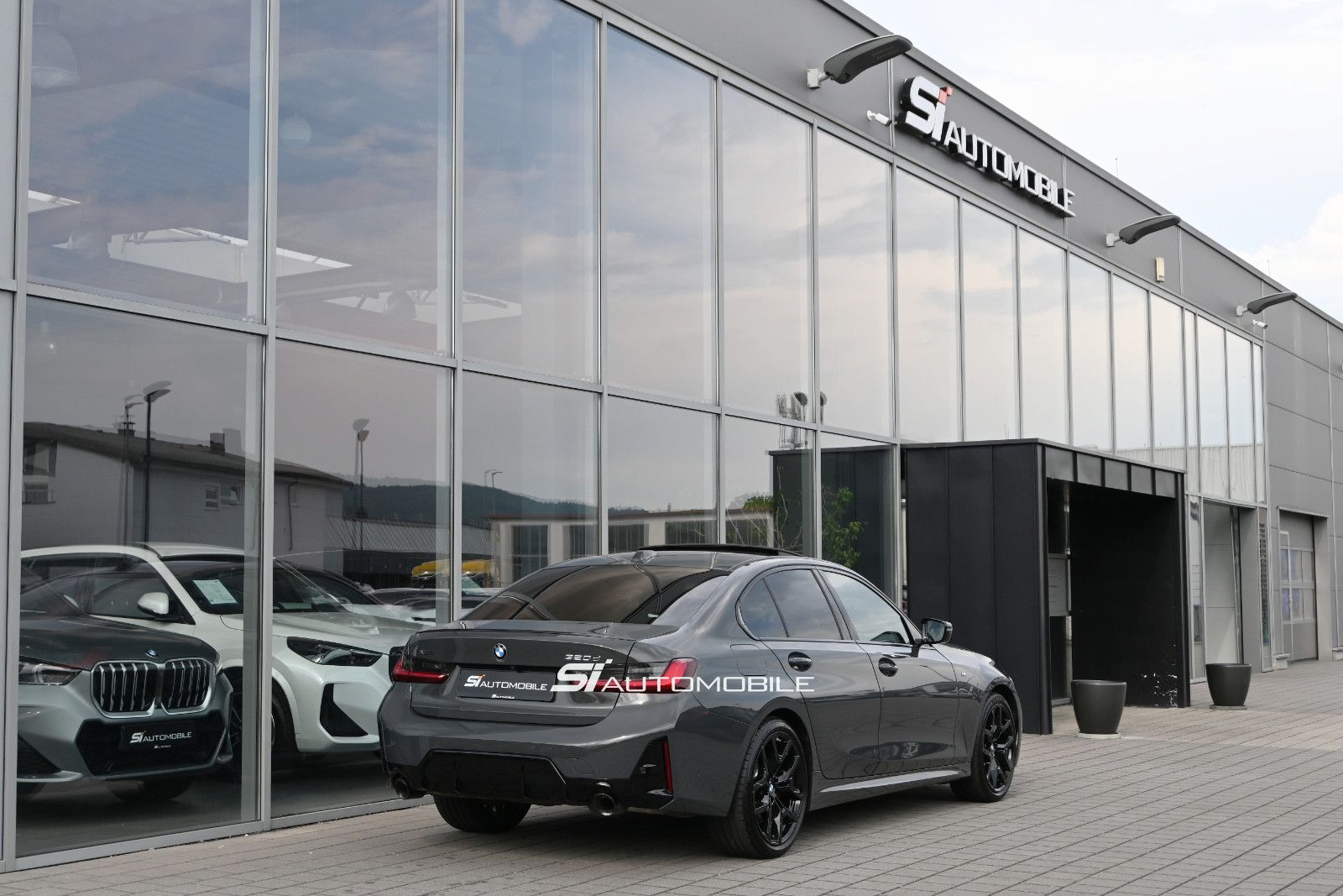 Fahrzeugabbildung BMW 320d xDr M SPORT PRO °ACC°GLASDACH°HK°STHZG°360°