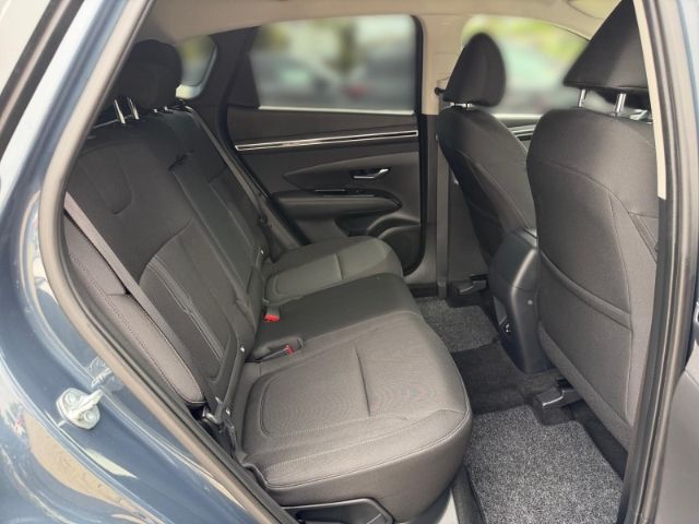 Fahrzeugabbildung Hyundai Tucson Select 2WD +KLIMA+NAVI+PDC+SHZ+TEMPOMAT+U