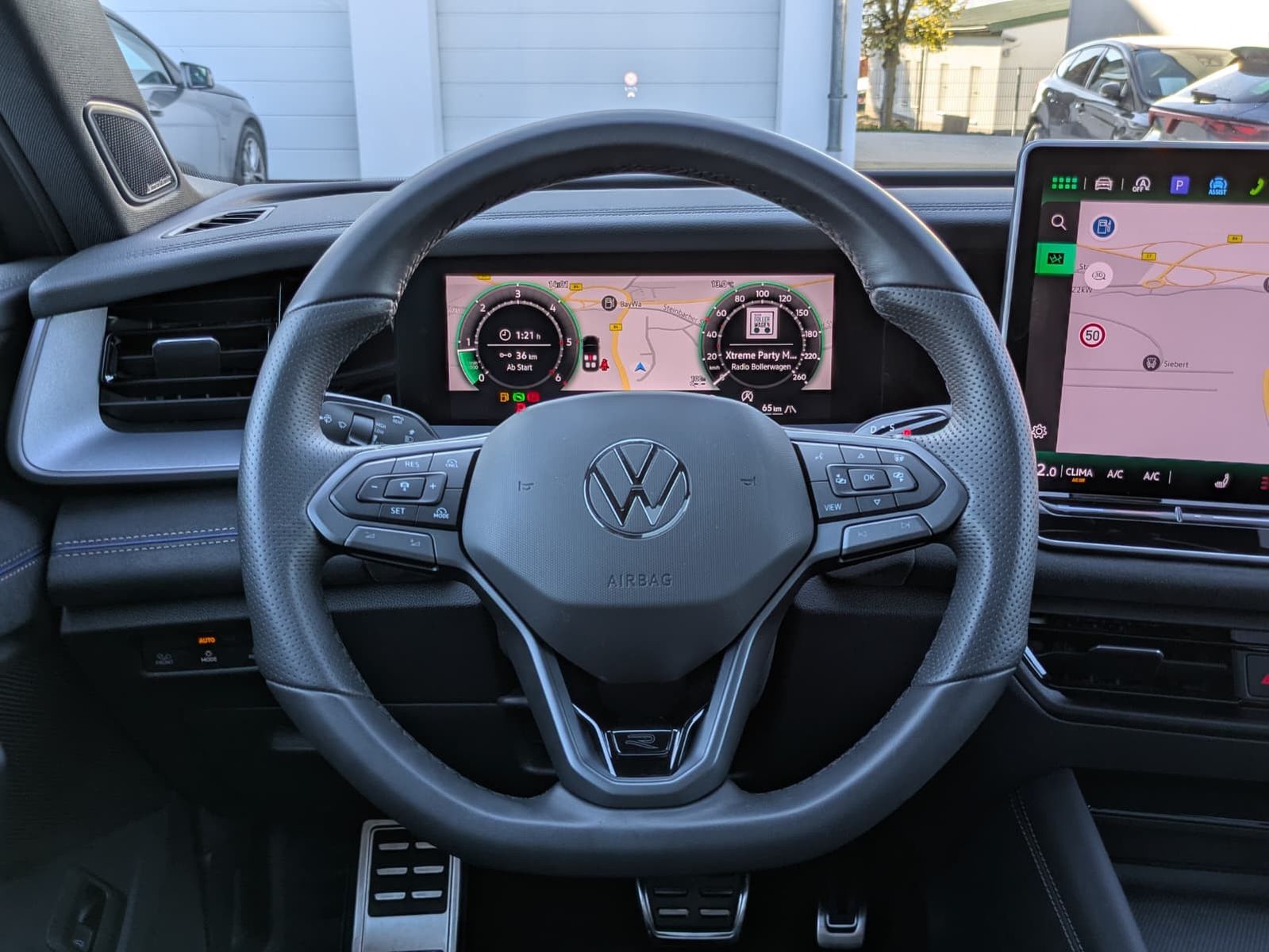 Fahrzeugabbildung Volkswagen Tayron 2.0 TDI 4M R-Line BLACK*7Si*MATRIX*PANO