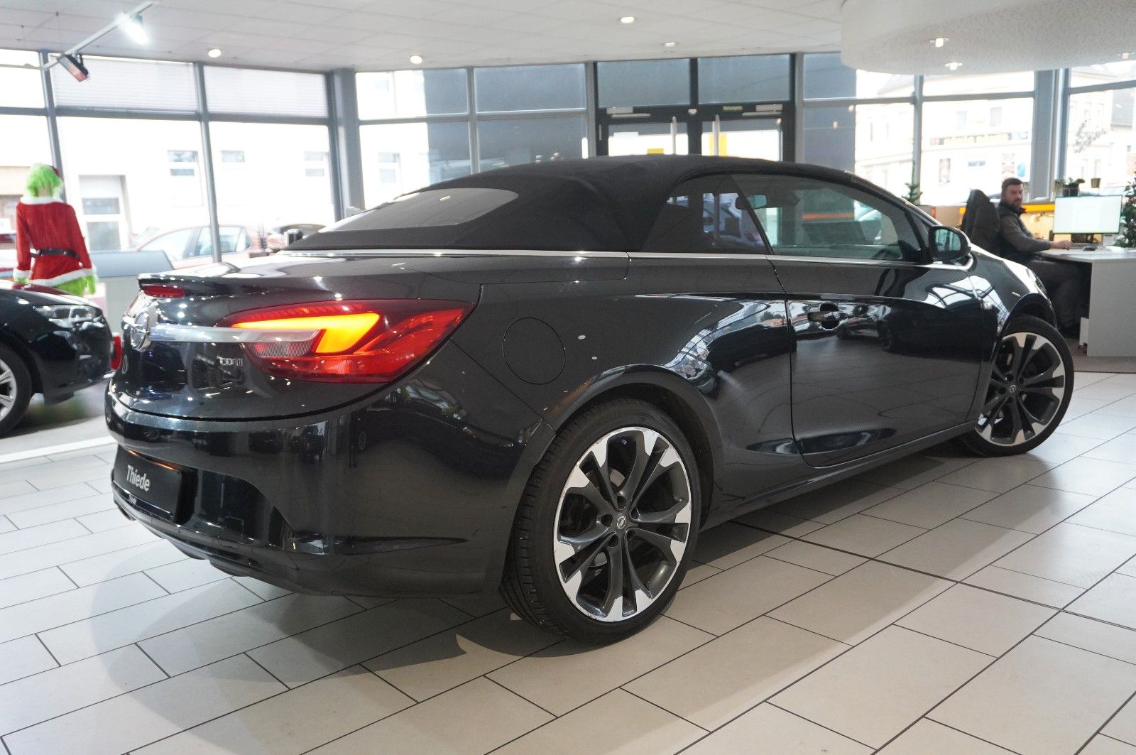 Fahrzeugabbildung Opel Cascada 2.0D INNOVATION BI-XENON/SHZ/SPORT/LEDER