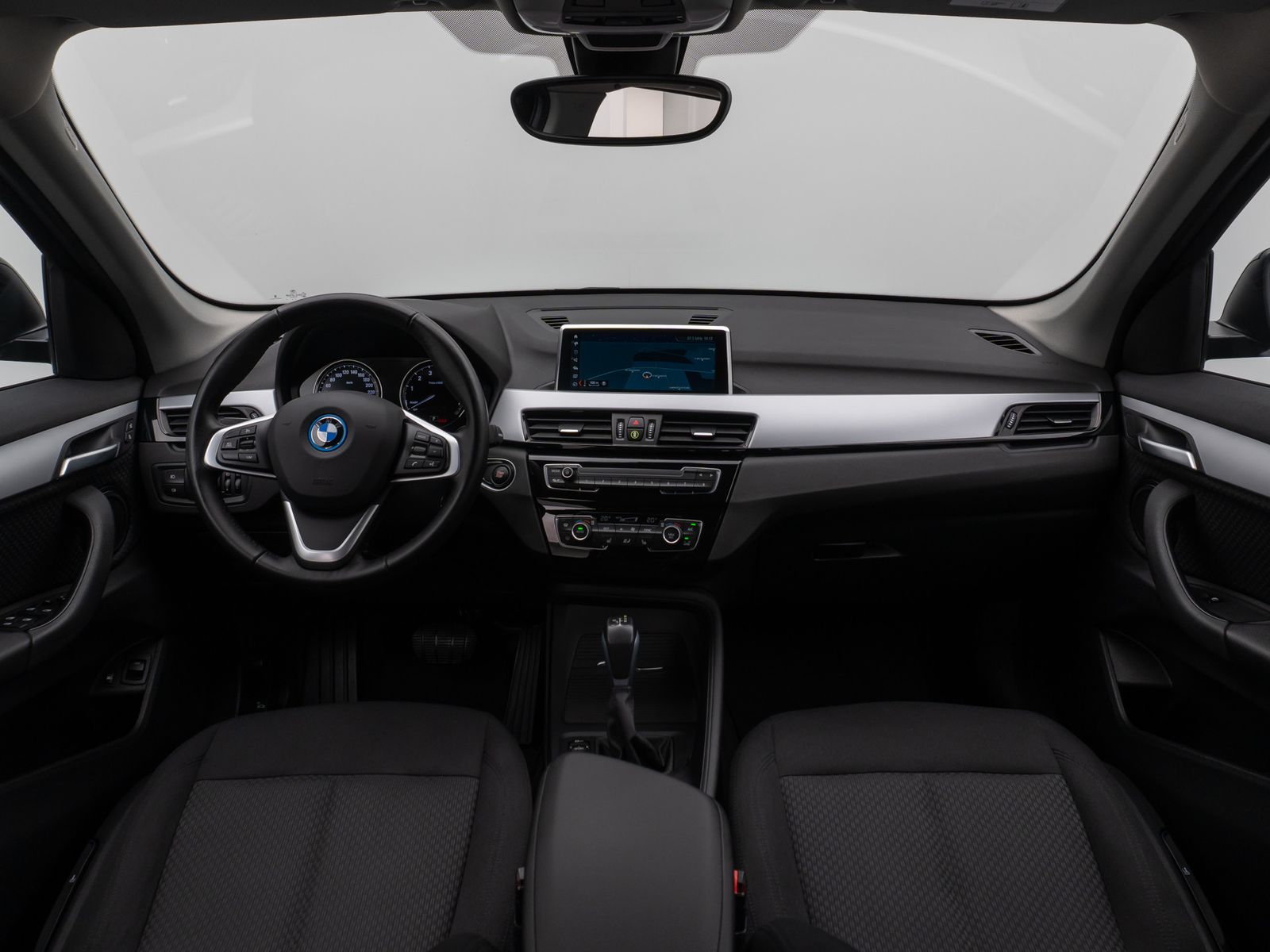 Fahrzeugabbildung BMW X1 xD25e Parkassist DAB Lordos Geschwindigkeitsr