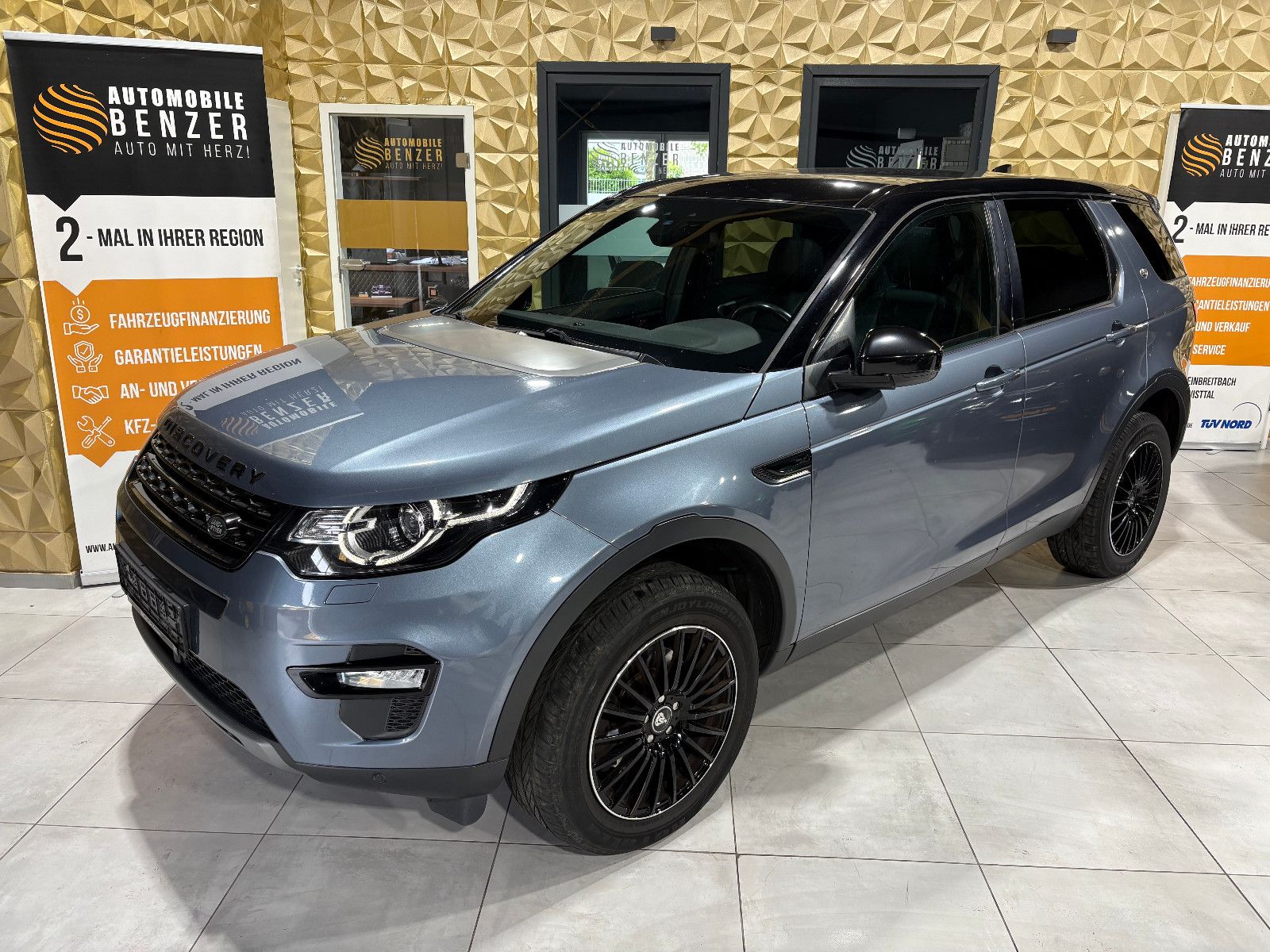 Fahrzeugabbildung Land Rover Discovery Sport SE AWD/PANO/ACC/NAVI/KAMERA/SHZ