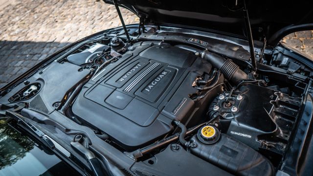 Fahrzeugabbildung Jaguar XKR Cabriolet/Deutsch/Speed+Black Pack
