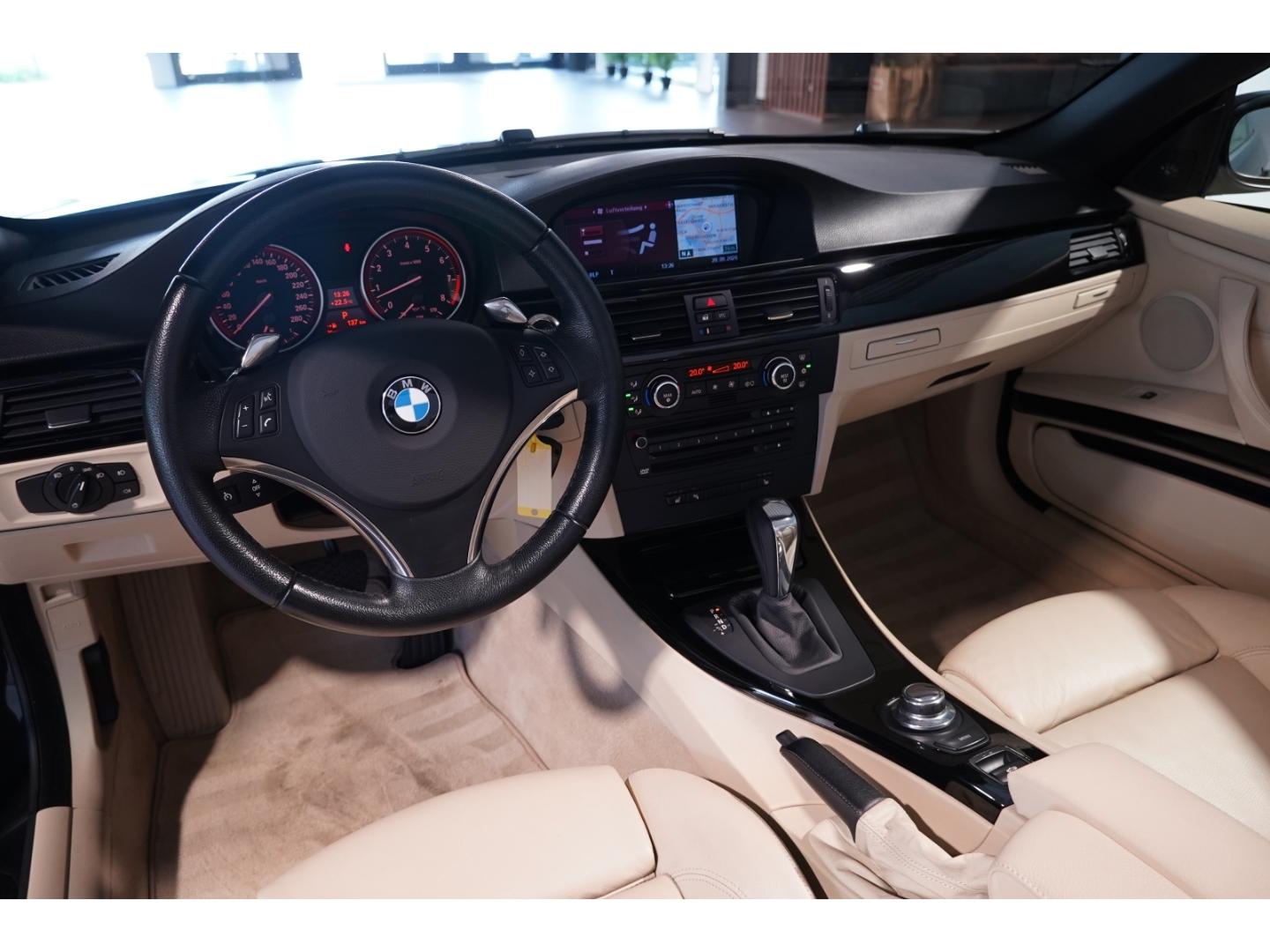 BMW 330 i Cabrio Memo Comfortpak. Leder 19''HIFI Key