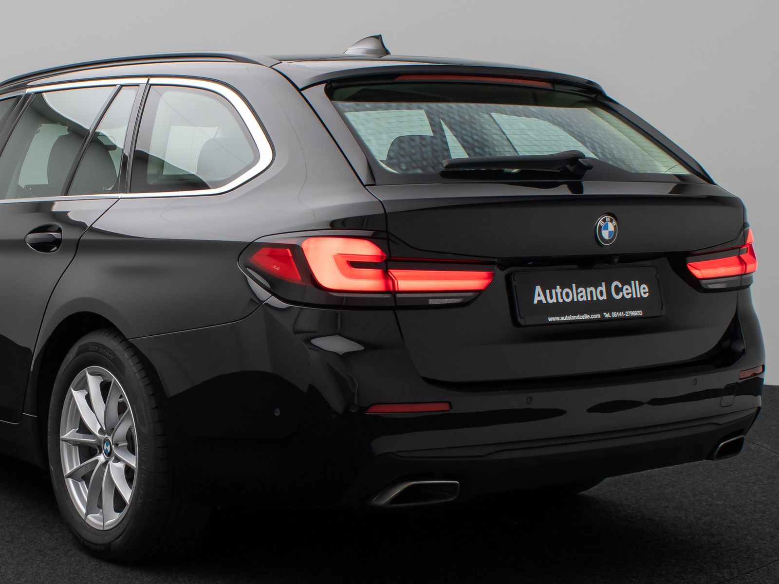 Fahrzeugabbildung BMW 530d xD Kamera HUD 4xKlima Komfort Alarm Sport