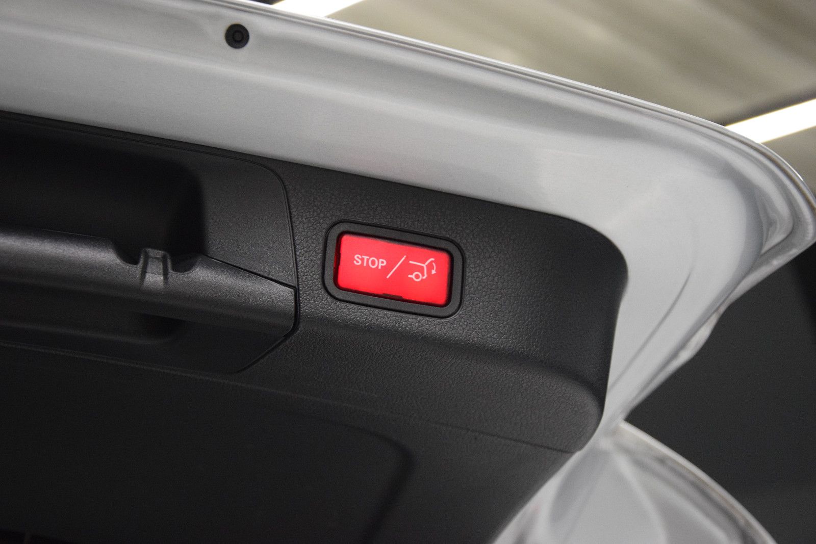 Fahrzeugabbildung Mercedes-Benz GLB 220 d AMG Line Pano. Kamera LED AHK 20 Zoll