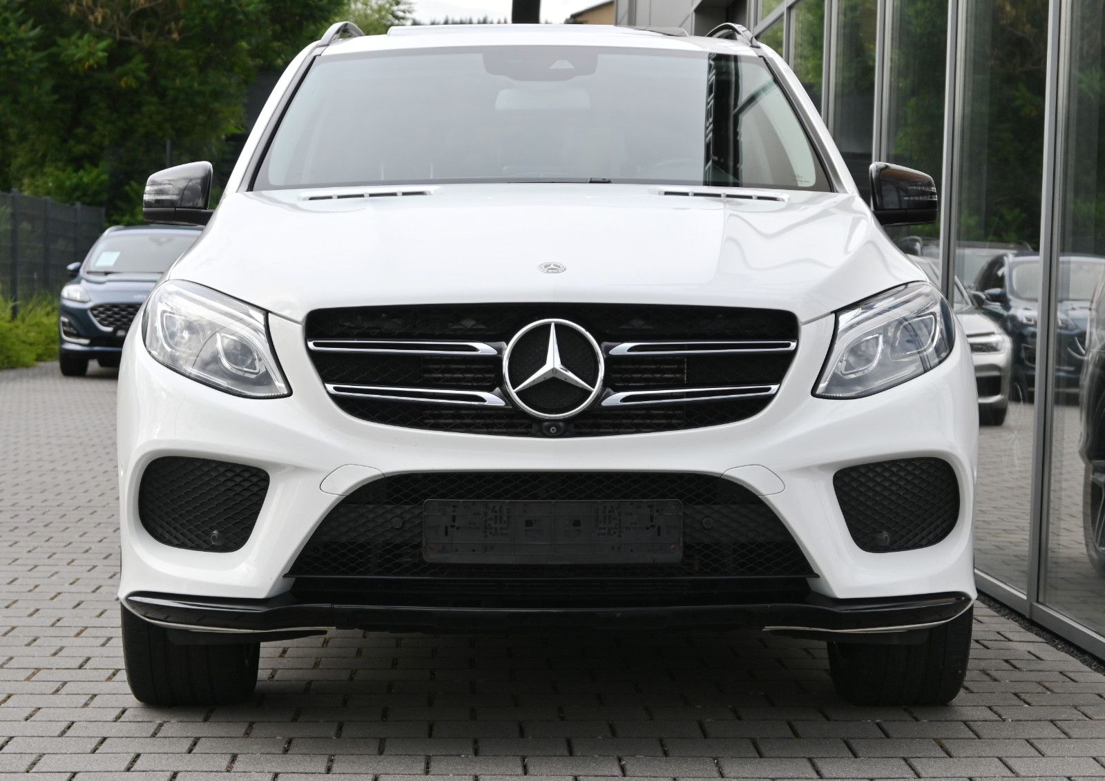Fahrzeugabbildung Mercedes-Benz GLE 350 d 4MAT. AMG LINE °NIGHT°AHK°ILS°360°SHD°