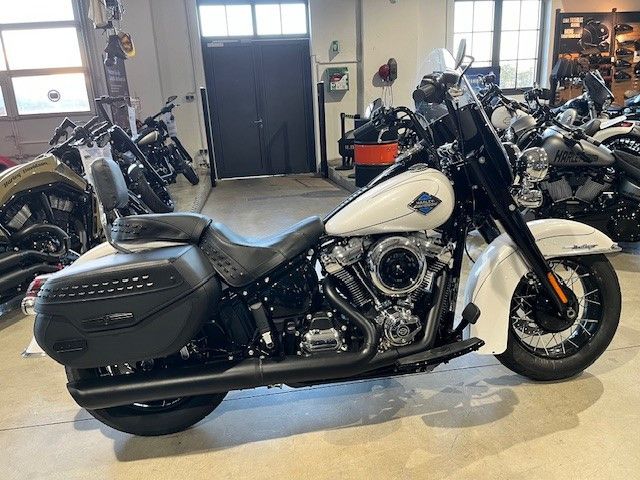 Fahrzeugabbildung Harley-Davidson FLHC Heritage Classic 117 MY 25