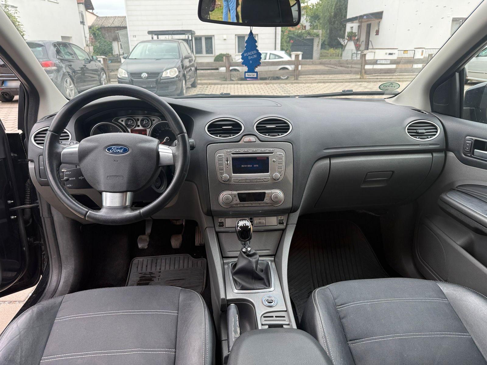Ford Focus 2010 — photo 6