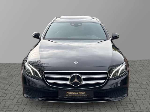 MERCEDES-BENZ E 220d*AHK*Distronic*Kamera*Applecarplay*Assist.