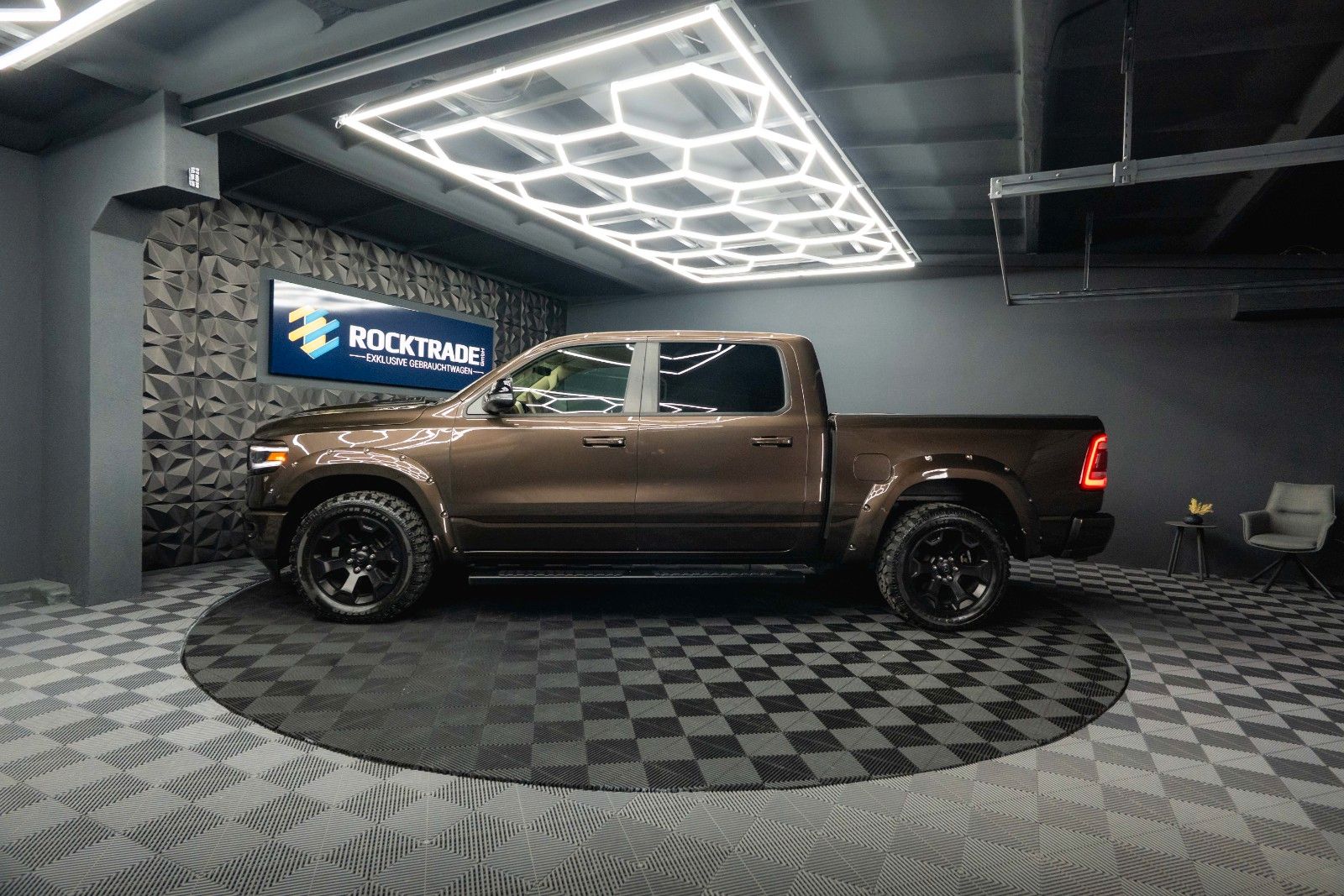 Fahrzeugabbildung Dodge RAM 5.7 V8 HEMI 4x4 LARAMIE Limited Offroad LED