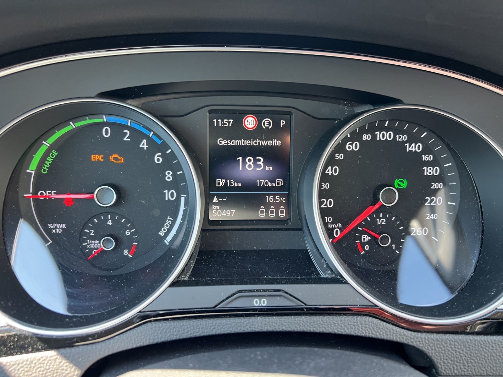 Fahrzeugabbildung Volkswagen Passat Variant GTE LED Navi ACC RFK SH LM