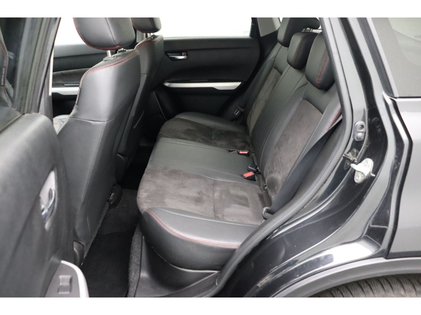 Fahrzeugabbildung Suzuki Vitara 1.4 S 4x4 ACC Kamera Navigation SHZ