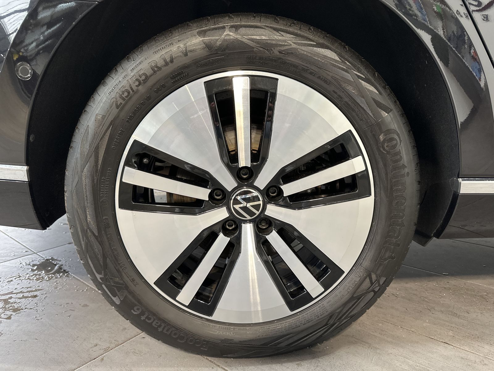 Fahrzeugabbildung Volkswagen Passat Variant 1.4 TSI GTE NAV+LED+AHK+360°+ACC
