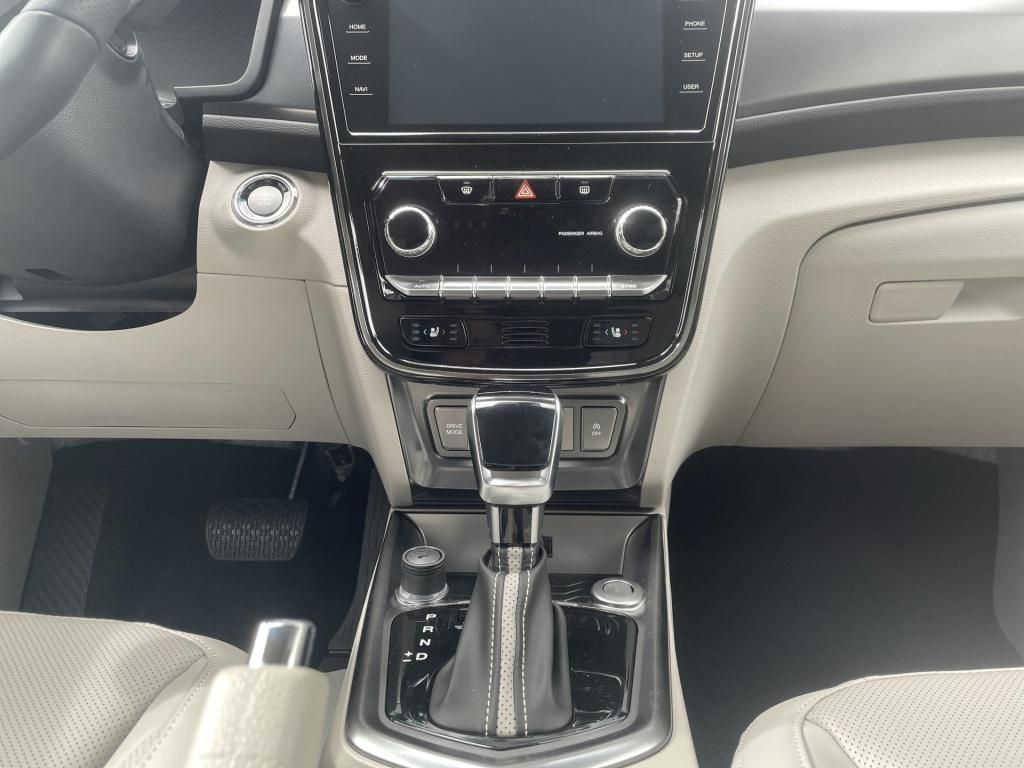 Fahrzeugabbildung Ssangyong Tivoli 1.5 Sapphire LED*Navigation*DAB*Tempomat*