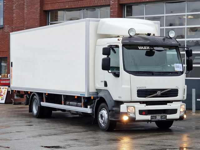 Volvo FL 240 4x2 Box truck - Loadlift 1.500 kg - Manua