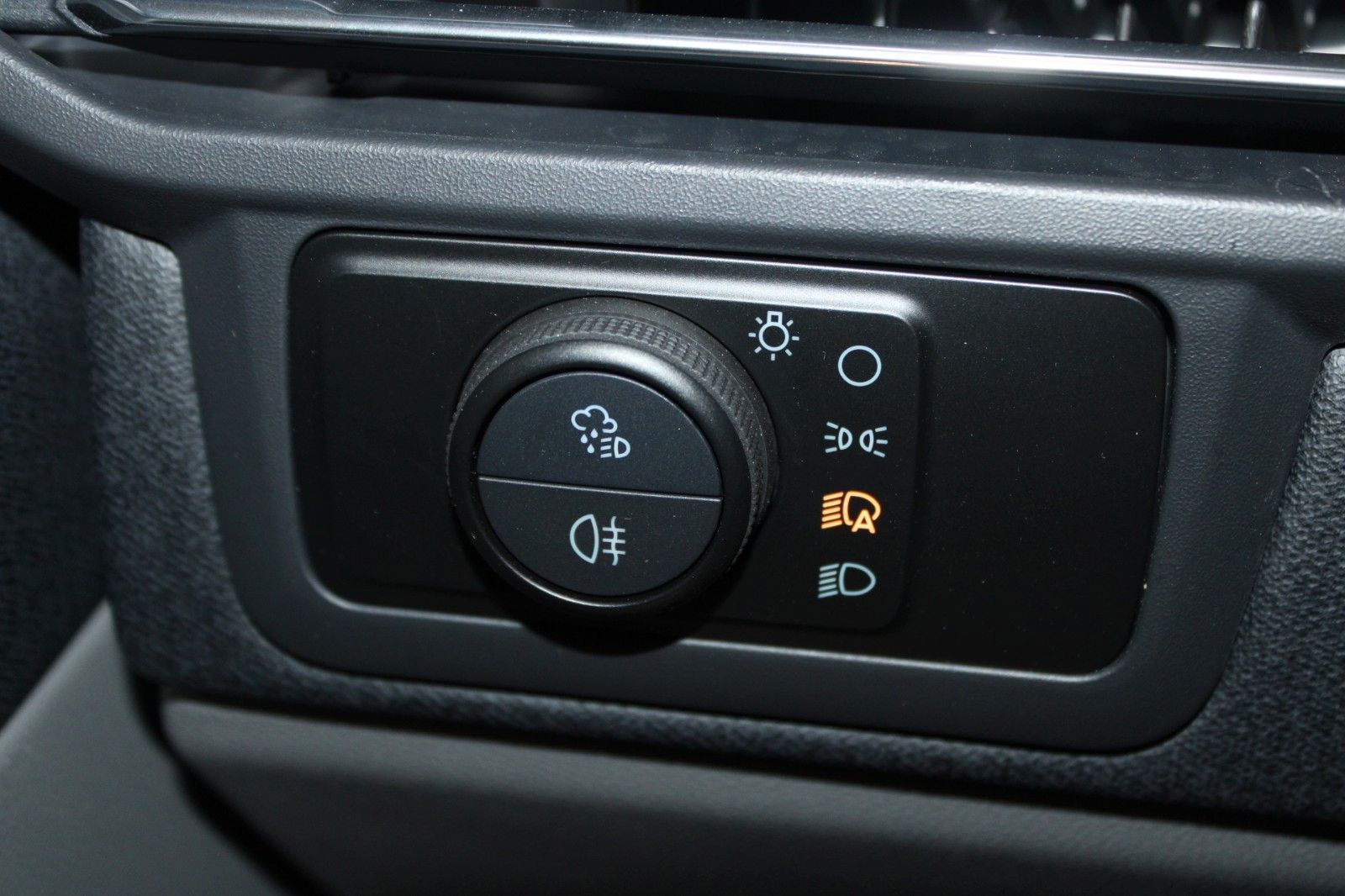 Fahrzeugabbildung Ford NUGGET L2 Active MARKISE + Aufstelldach SOFORT