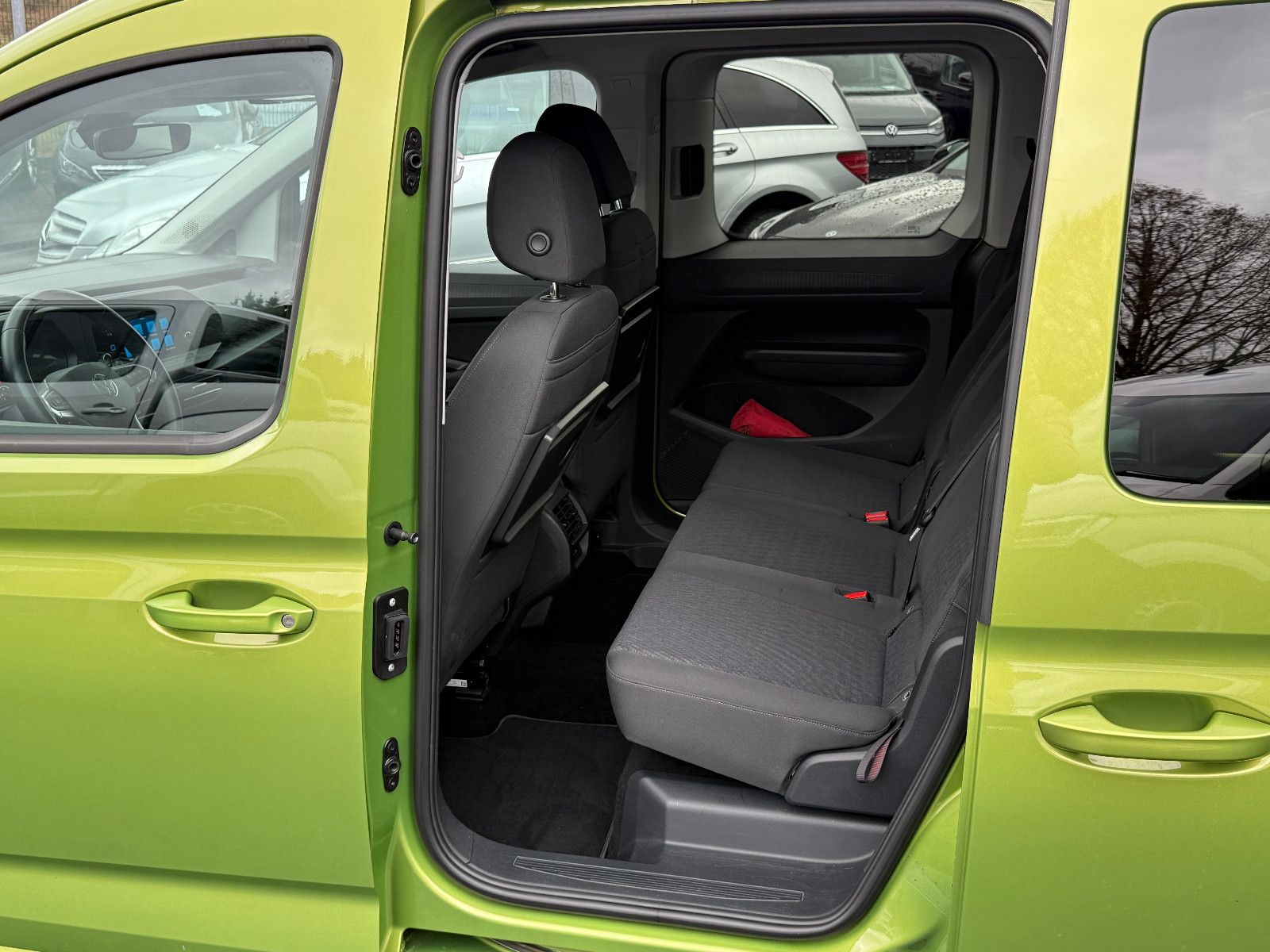 Fahrzeugabbildung Volkswagen Caddy Life 2.0 TDI ACC DAB PDC SHZ Winterpaket