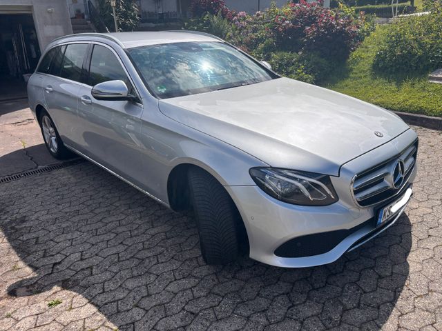 MERCEDES-BENZ Mercedes-Benz E 220 d T-Modell AVANTGARDE | 9G-T
