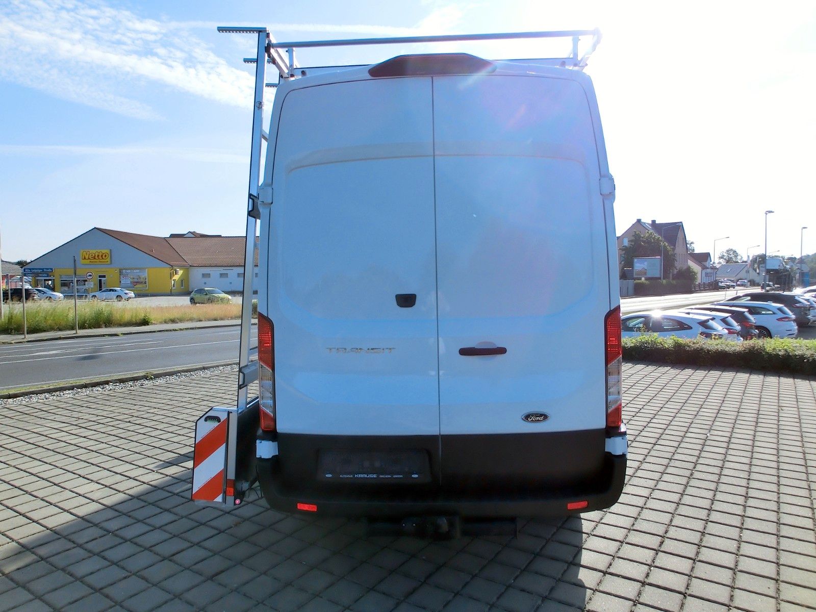 Fahrzeugabbildung Ford Transit Kasten 350 L3 Glastransporter