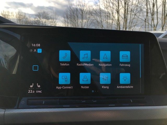 Fahrzeugabbildung Volkswagen Golf 1.5TSI Move LED+ACC+NAVI+APP-CONN+SITZHZ+++