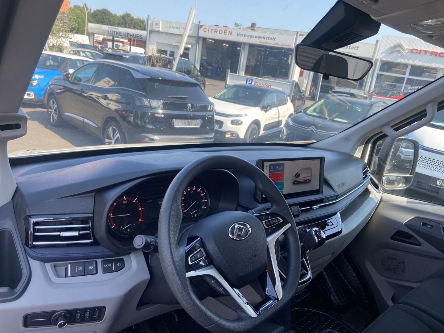 Fahrzeugabbildung Maxus Deliver9 KW 2.0 L3H2 FWD Luxury LED CarPlay DAB