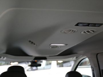 Volkswagen Caddy Maxi eHYBRID DSG LED ACC AHK KAMERA 7SITZ