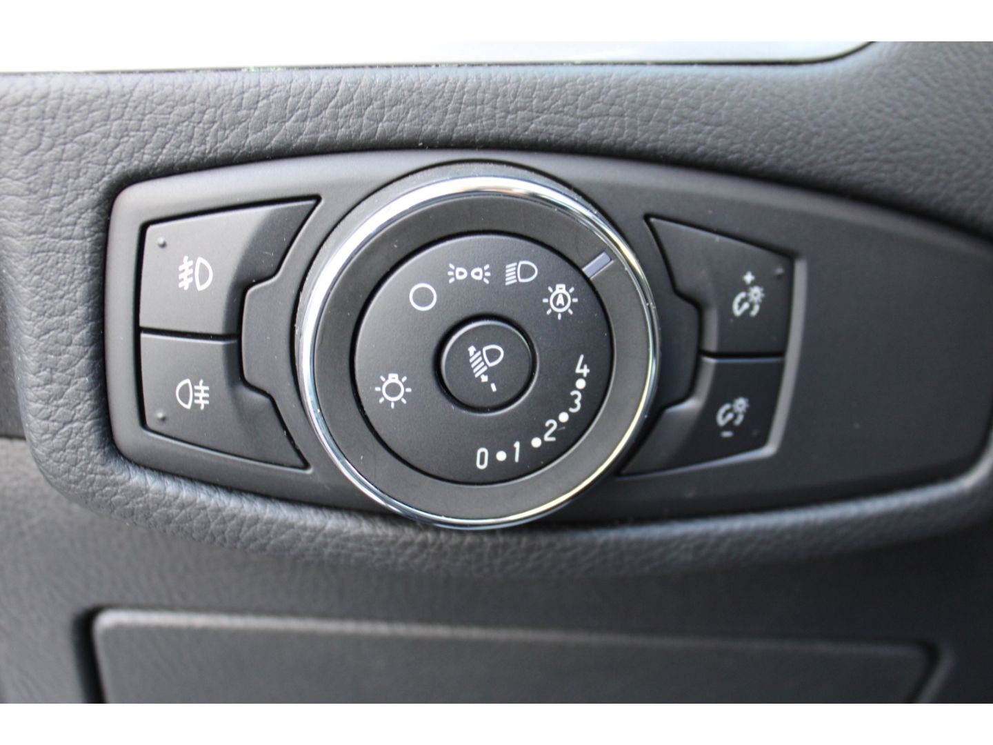 Fahrzeugabbildung Ford Galaxy Titanium 7 Sitze AHK Navi Pano GRA GJR PD