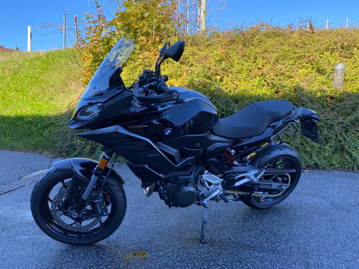 Fahrzeugabbildung BMW F 900 XR Triple Black 4 Pakete