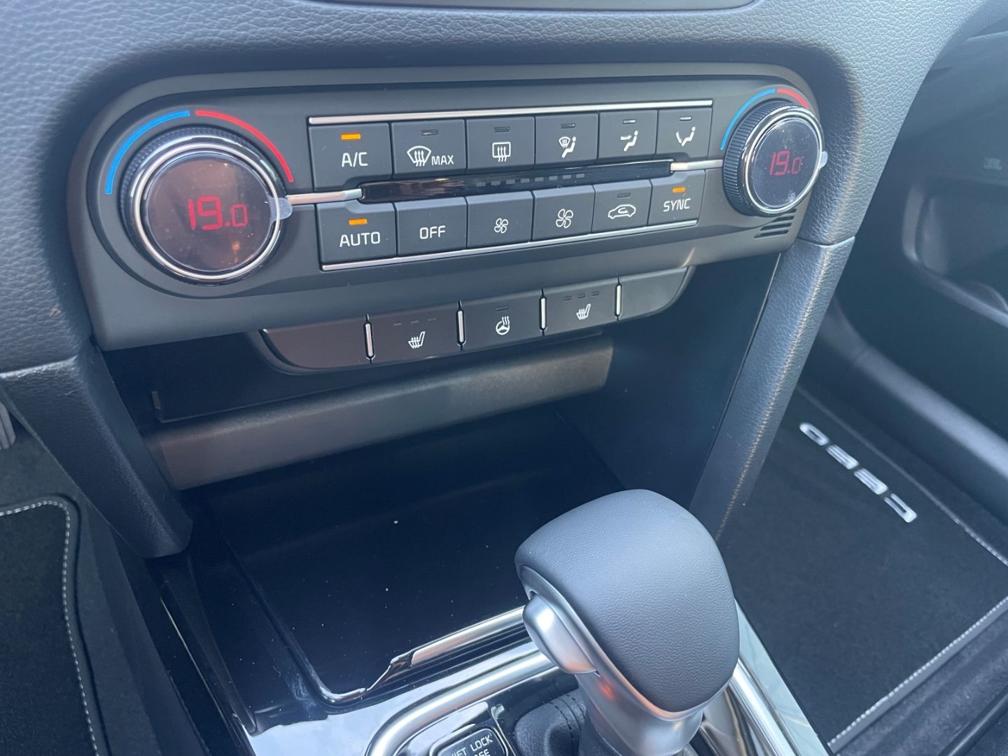 Fahrzeugabbildung Kia Ceed Ultimate Edition DCT,JBL,LED, Kamera,Tot.Wi