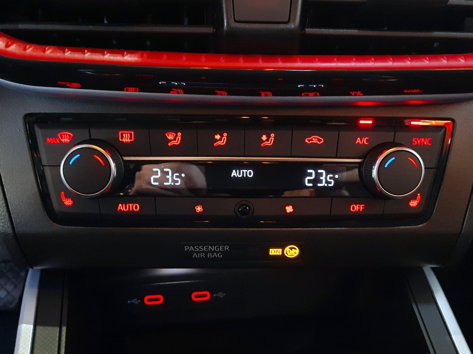 Fahrzeugabbildung SEAT Arona FR TSI *AHK*Navi*LED*PDC*Sitzhzg*Tempomat*