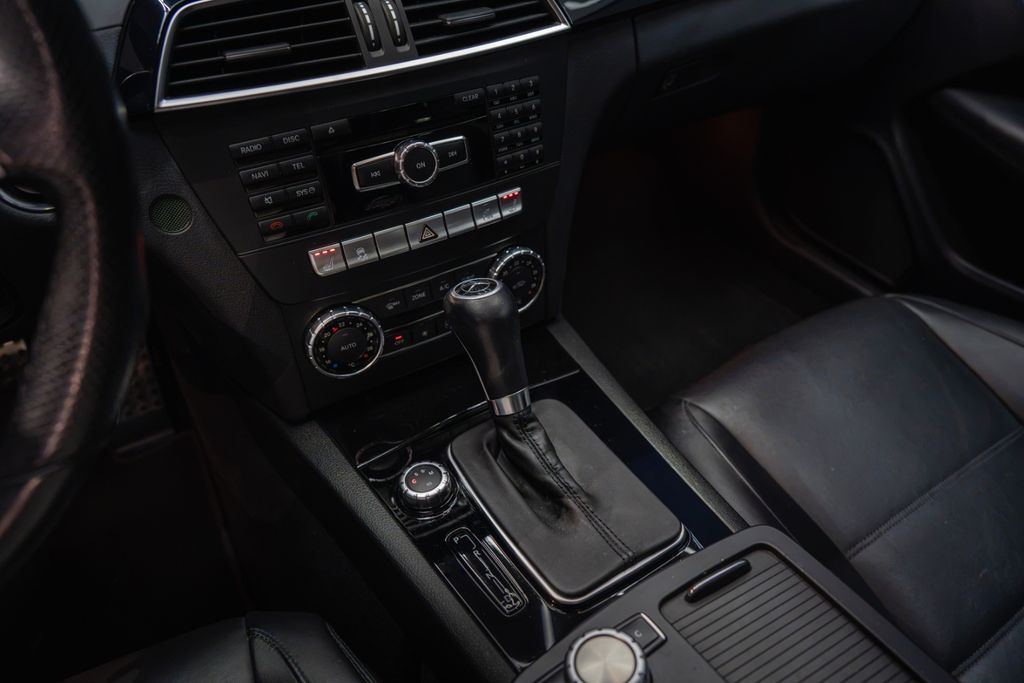 MERCEDES-BENZ C 63 AMG Coupe*H&K*PANO*LEDER*LED*MEMORY*DISTRON MERCEDES-BENZ C 63 AMG Coupe*H&K*PANO*LEDER*LED*MEMORY*DISTRON