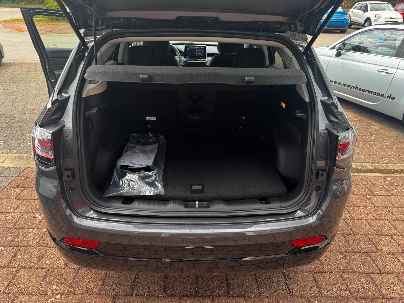 Fahrzeugabbildung Jeep Compass 1.5l Summit Navi ACC Sitzbelüftung  LED