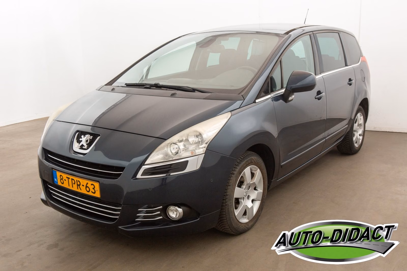 Peugeot 5008 1.6 VTi Blue Lease Navi Clima 7-persoons