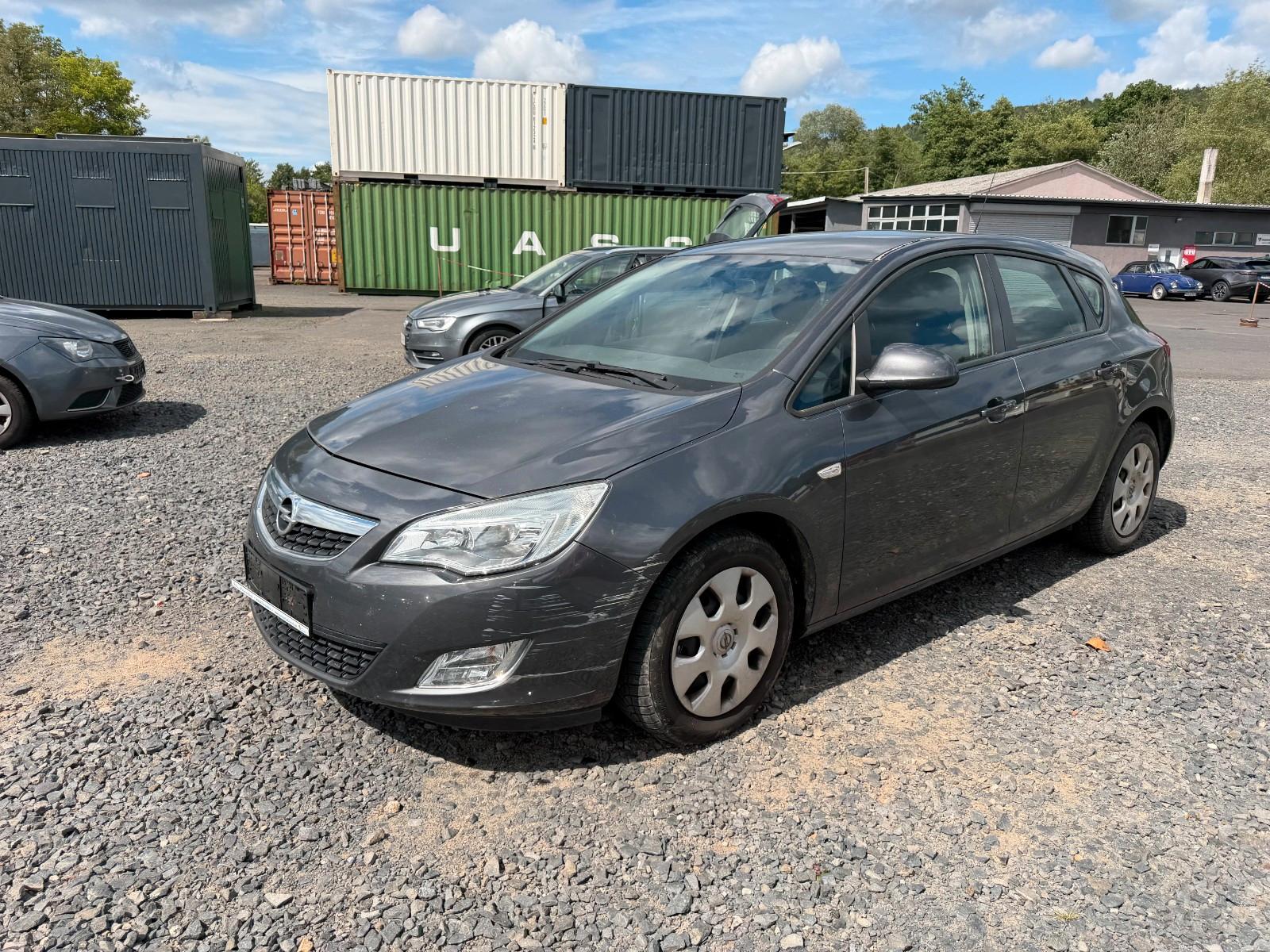Opel Astra J Lim. 5-trg. Edition top zustand