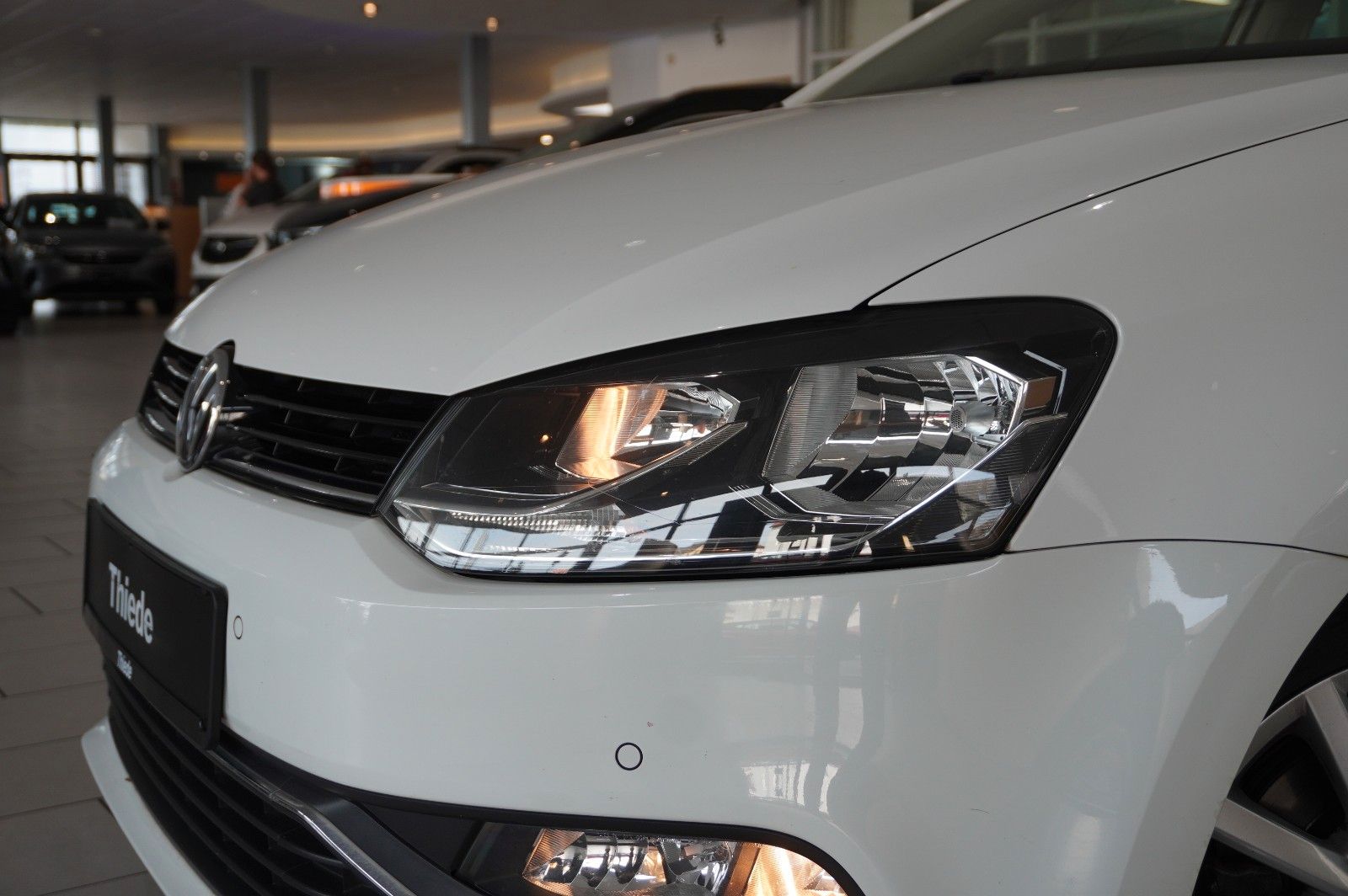 Fahrzeugabbildung Volkswagen Polo V 1.2 TSI LOUNGE DSG NAVI/KLIMA/PDC/TEMP.