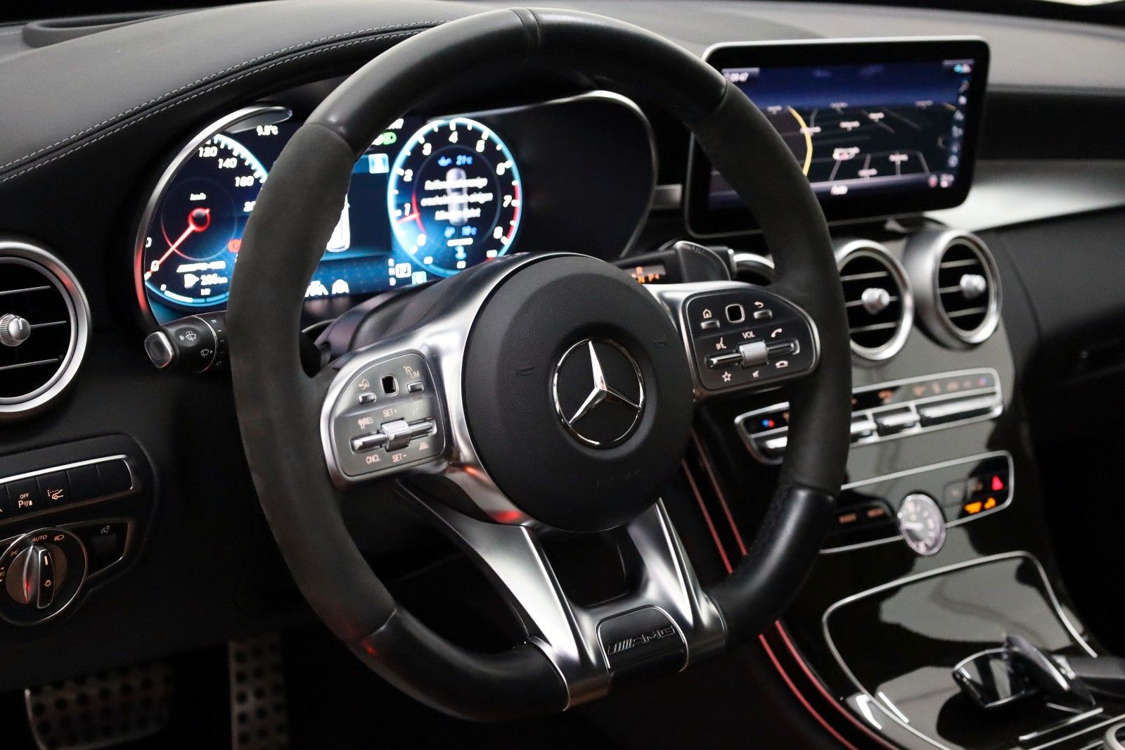 Fahrzeugabbildung Mercedes-Benz C 43 AMG T 4M Leder,Navi,LED,HUD,PanDach,360°