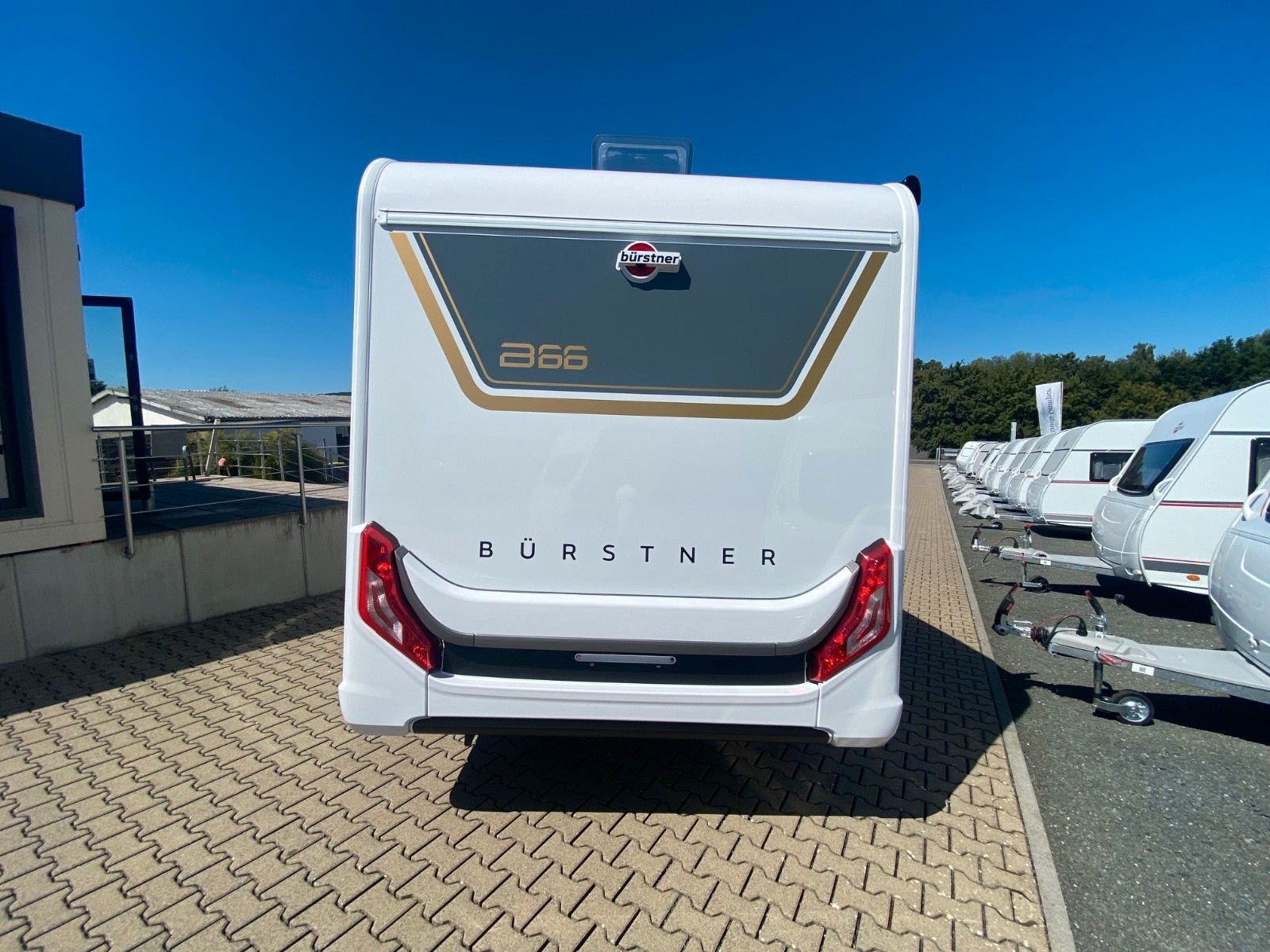 Fahrzeugabbildung Bürstner Lyseo B66 690 TD *Automatik*Hubbett*Sat*Markise