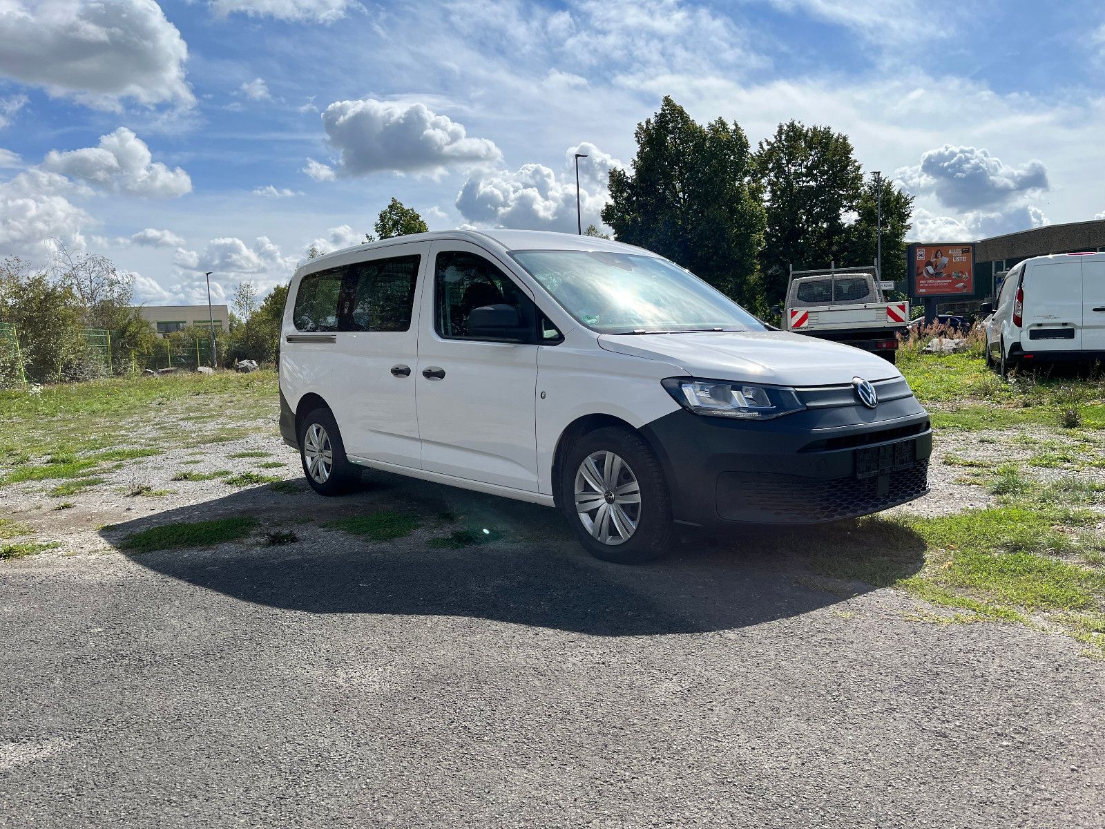 Volkswagen Caddy Kombi Maxi Klima Navi PDC Sitzhzg 2xS-Türe imagem 3