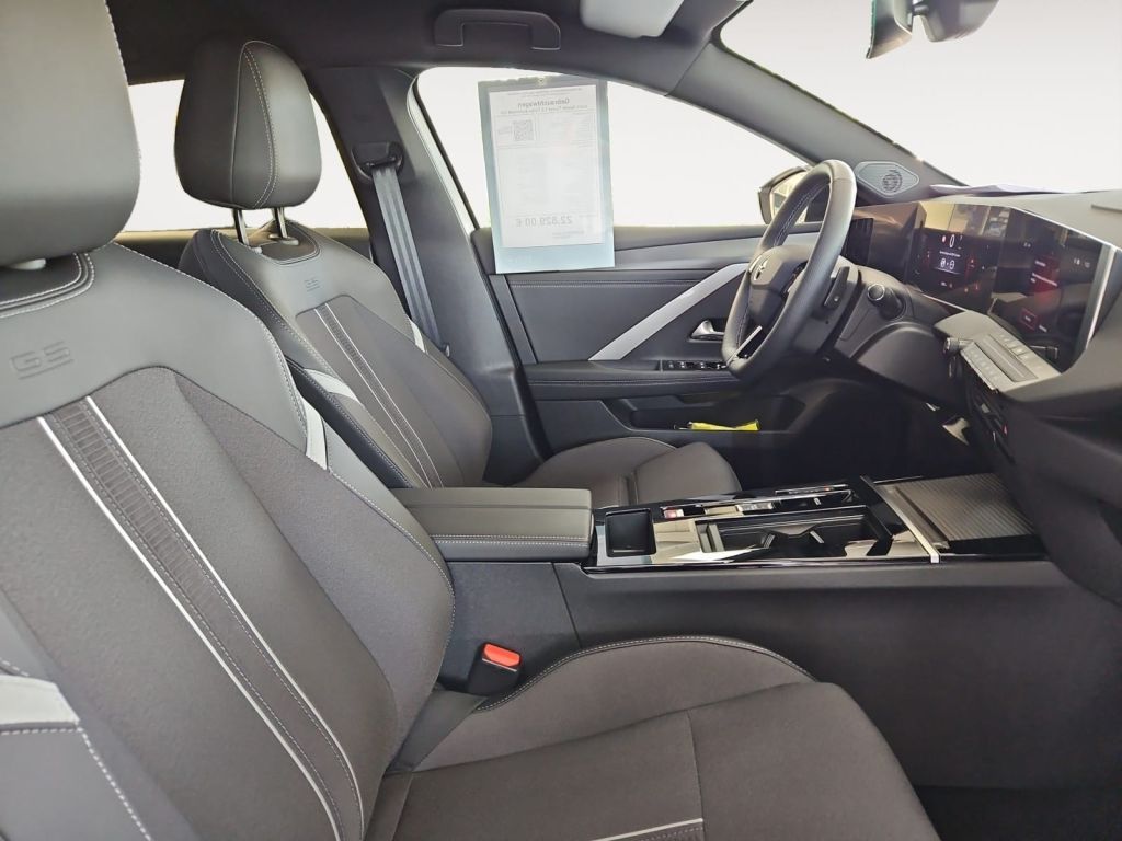 Fahrzeugabbildung Opel Astra Sports Tourer 1.2 Turbo Automatik GS