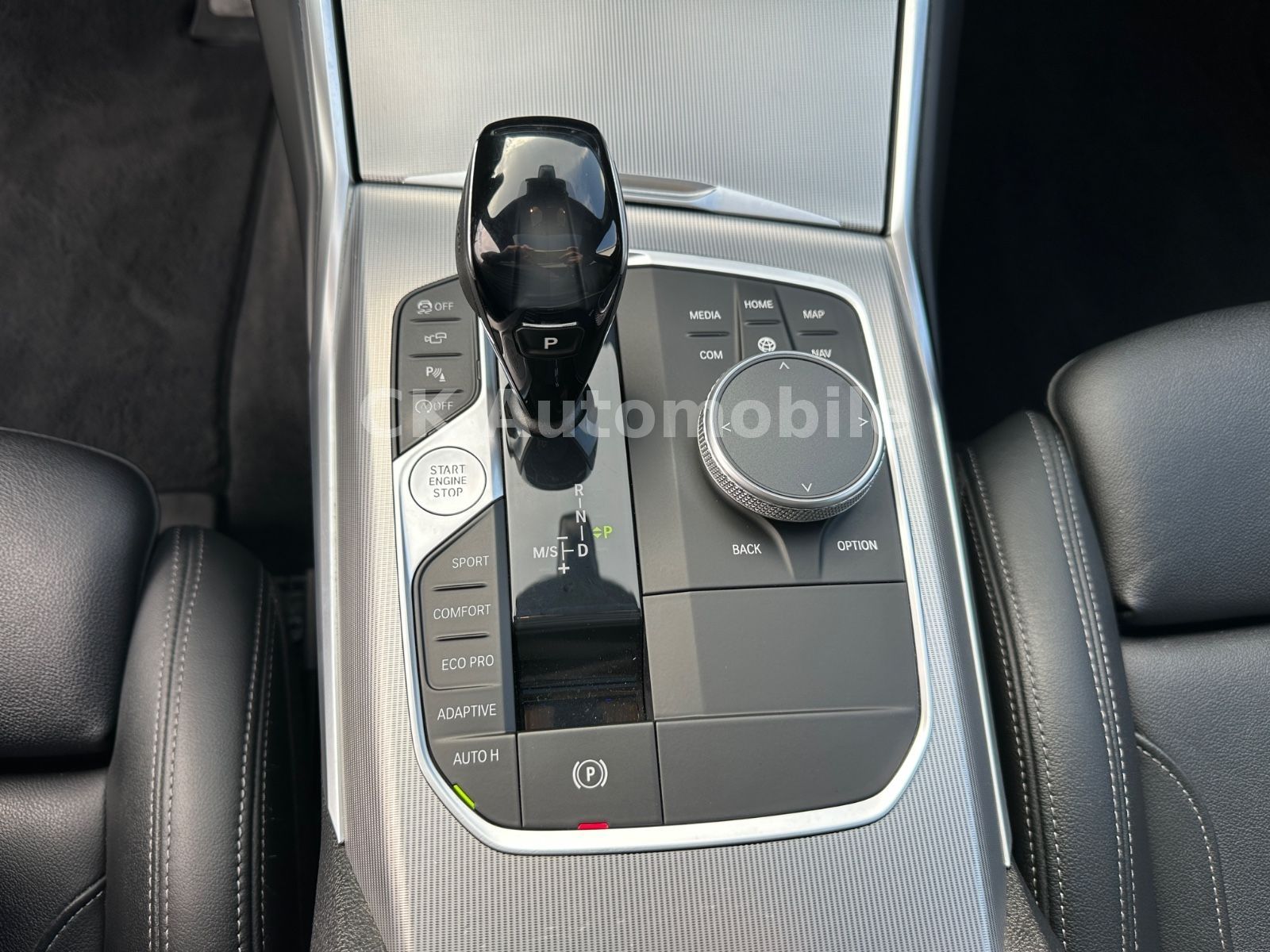 Fahrzeugabbildung BMW M340i Touring xDrive/Navi/HeadUP/Pano/360°