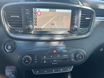 KIA Sorento - 12