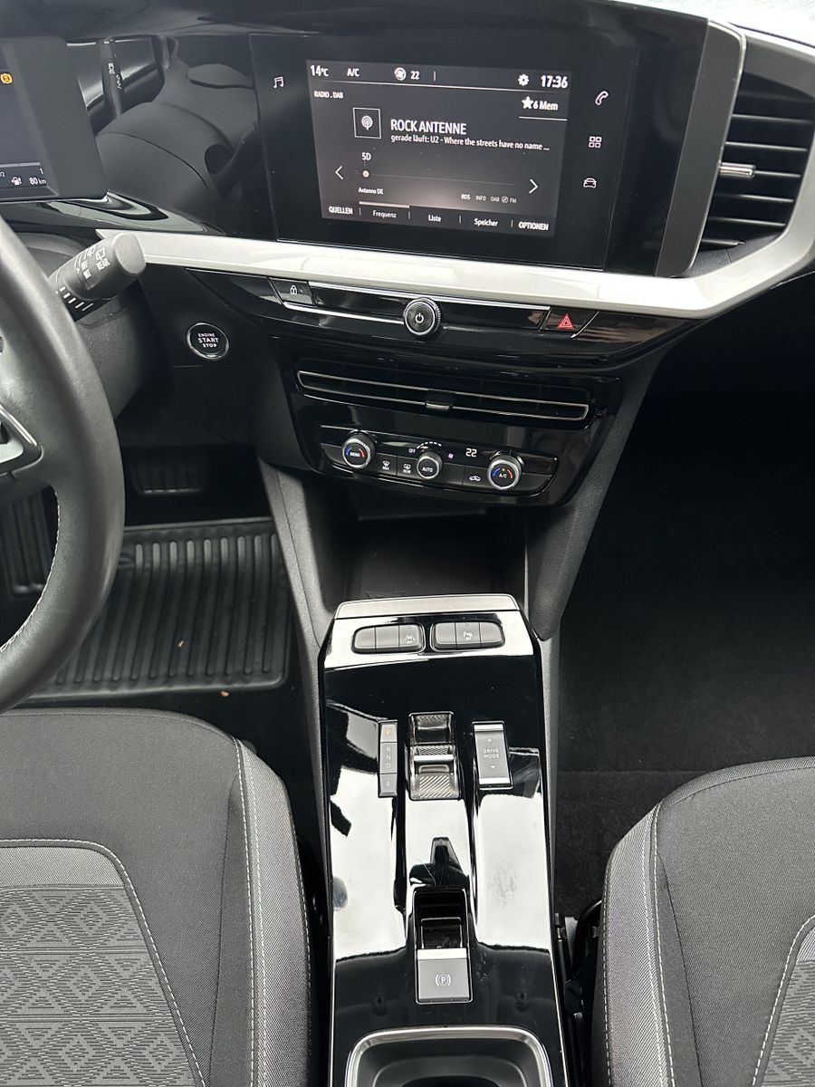Fahrzeugabbildung Opel Mokka-e Edition LED+RÜCKFAHRKAMERA+BT+WÄRMEPUMPE