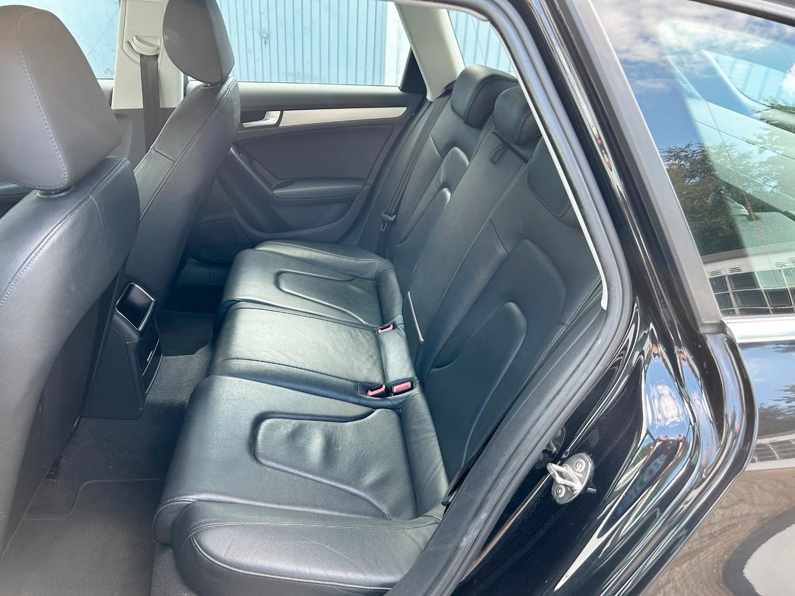 Audi A4 2009 — photo 6