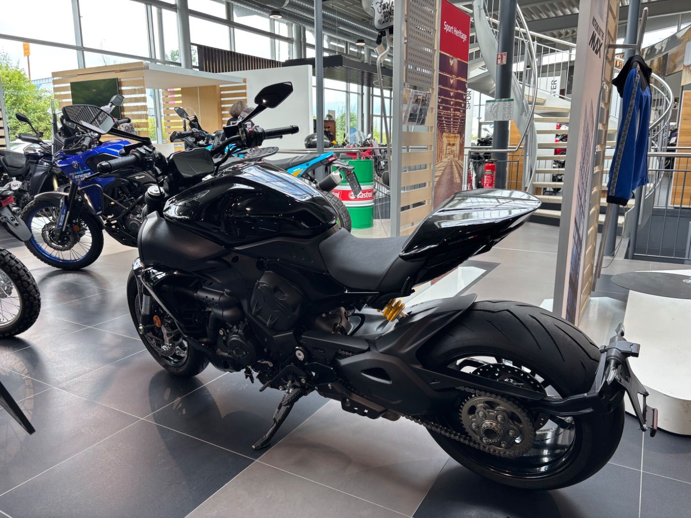 Fahrzeugabbildung Ducati Diavel V 4