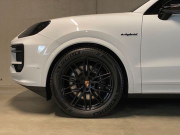 Porsche Cayenne - 8