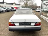 Mercedes-Benz 200!!1HAND!1.LACK!!VOLLSCHECKHEFT!! - Mercedes-Benz 200 in Duisburg