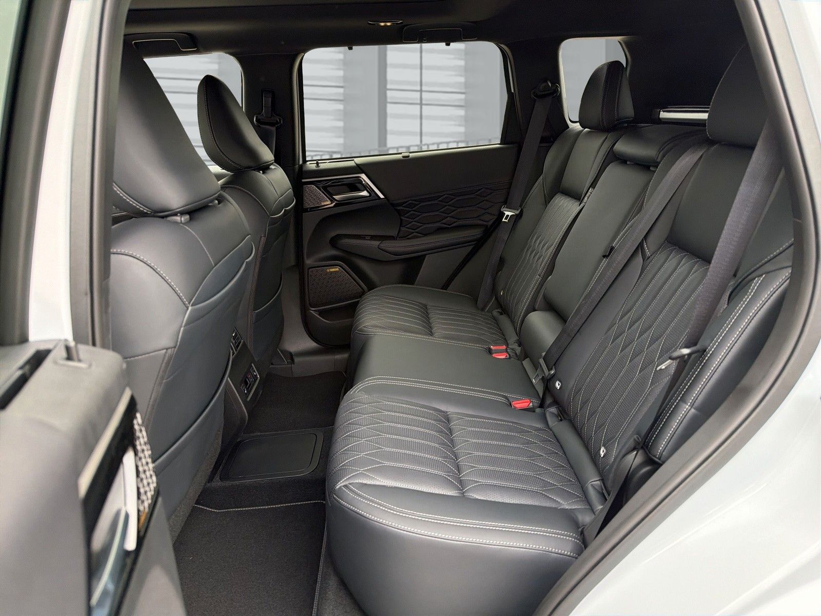 Mitsubishi Plug-in Hybrid Outlander - Bild 15
