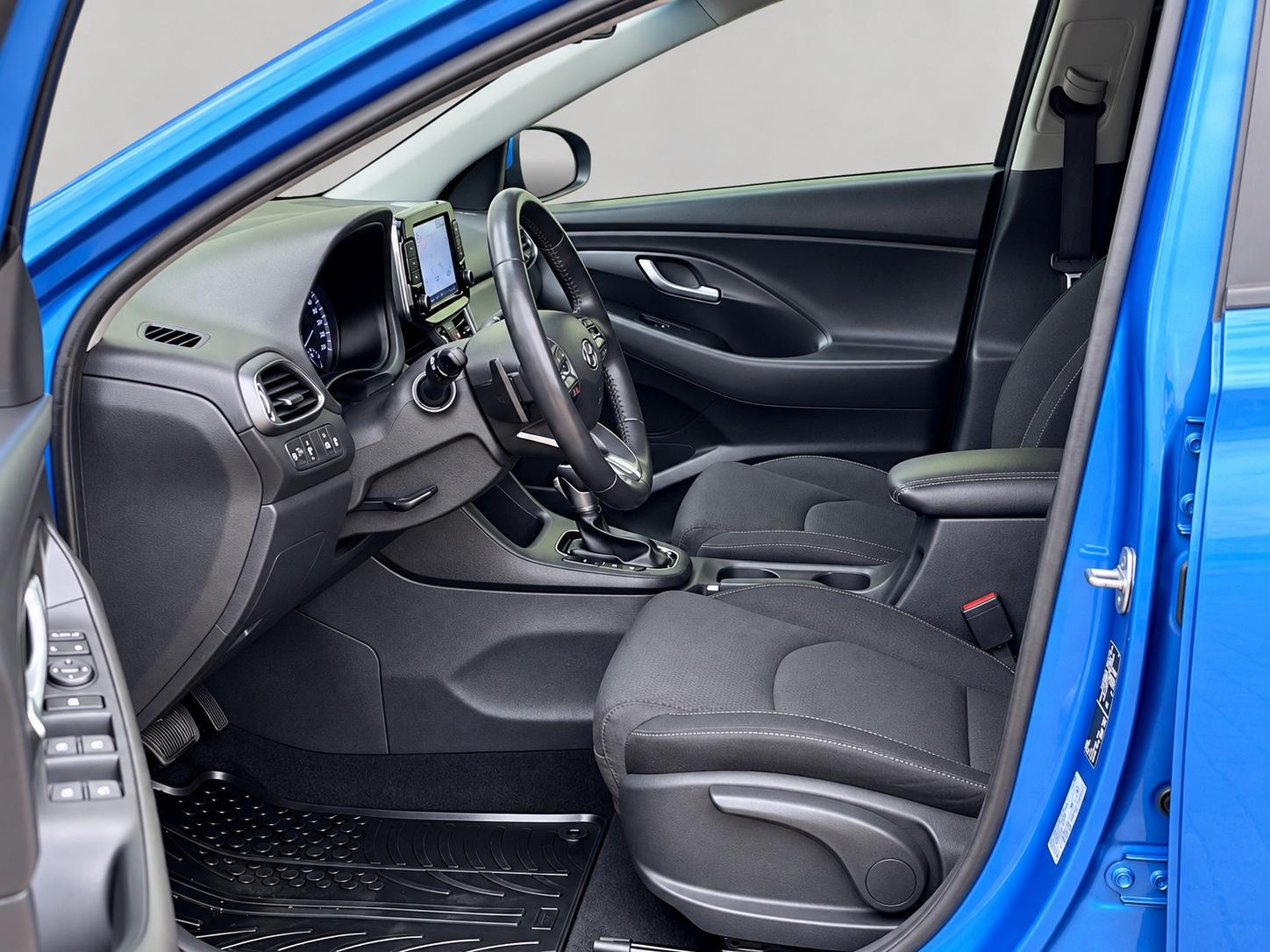 Hyundai i30 1,4 AUTOM. NAVI SITZHEIZ.SCHECKHEFT GARANTIE