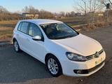 Volkswagen VOLKSWAGEN Golf 2.0 TDI 140CV DPF DSG 5p. Highli - Volkswagen Golf: 140 Dsg